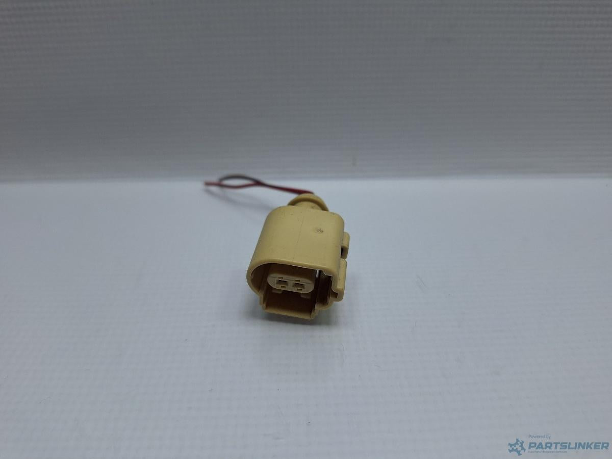 Mufa conector 2 pini AUDI A4 IV Avant (8K5, B8) [ 2007 - 2015 ] TDI (CJCD, CMFB, CSUA) 110KW|150HP OEM 8K0973702G