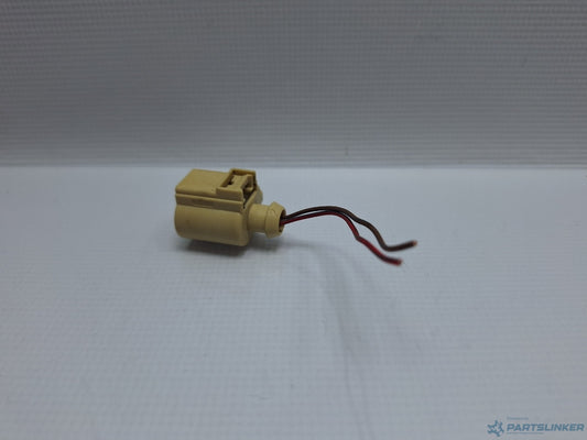 Mufa conector 2 pini AUDI A4 IV Avant (8K5, B8) [ 2007 - 2015 ] TDI (CJCD, CMFB, CSUA) 110KW|150HP 8K0973702G