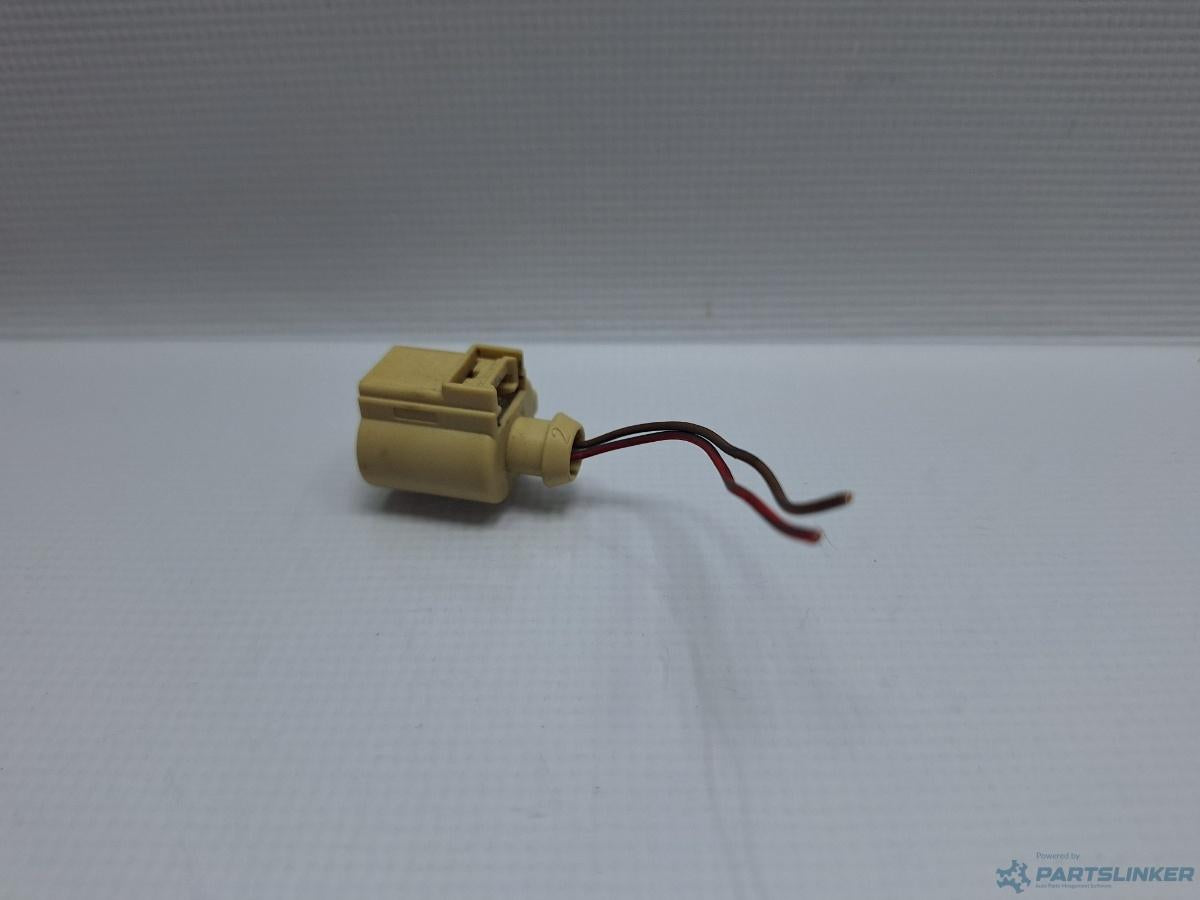 Mufa conector 2 pini AUDI A4 IV Avant (8K5, B8) [ 2007 - 2015 ] TDI (CJCD, CMFB, CSUA) 110KW|150HP OEM 8K0973702G