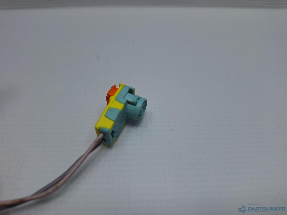 Mufa conector 2 pini AUDI A4 IV Avant (8K5, B8) [ 2007 - 2015 ] TDI (CJCD, CMFB, CSUA) 110KW|150HP OEM 8X0972562A