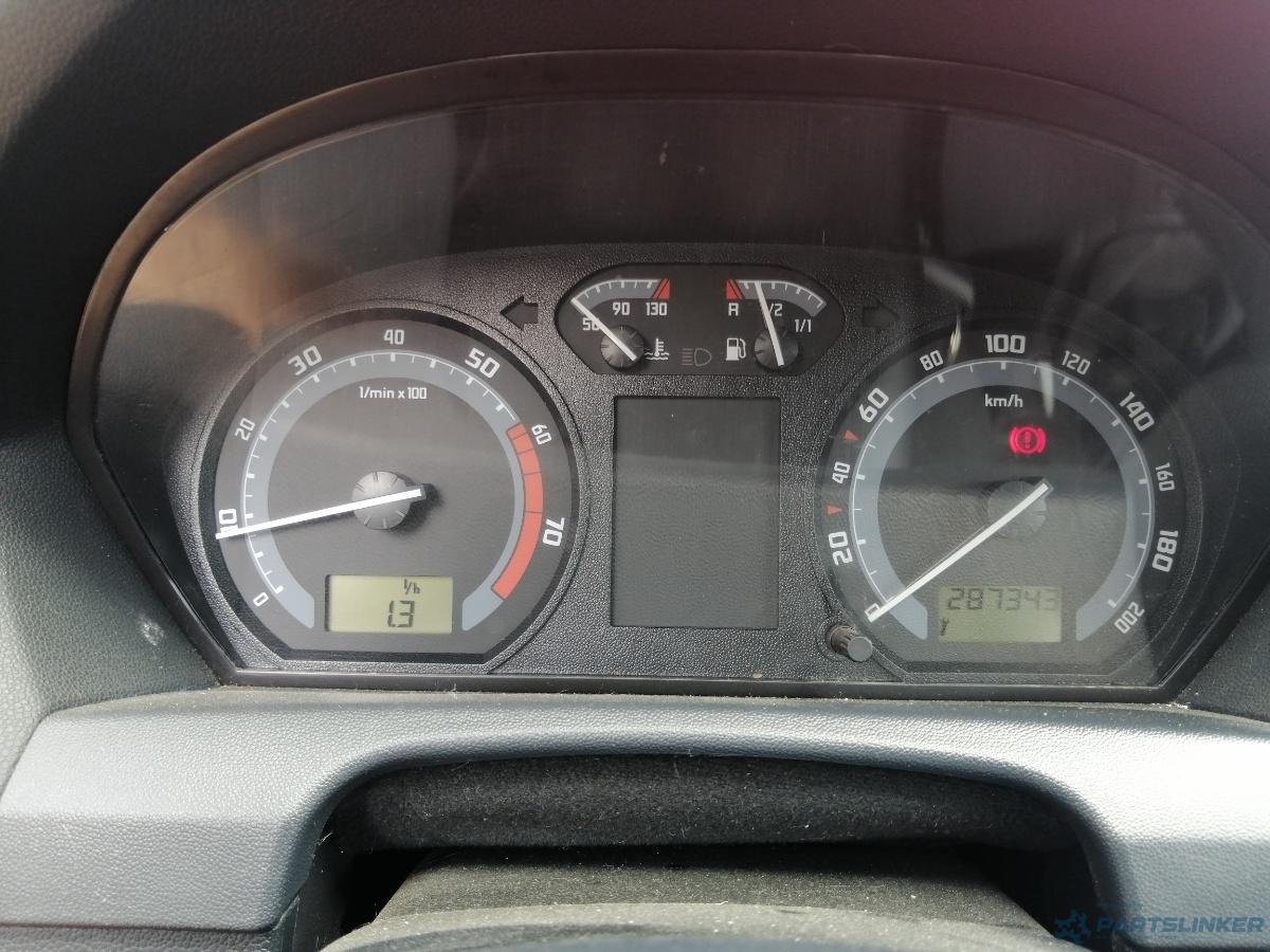 Dezmembrez SKODA FABIA Combi (6Y5) [ 2000 - 2007 ] 1.2 (AZQ, BME) 47KW|64HP