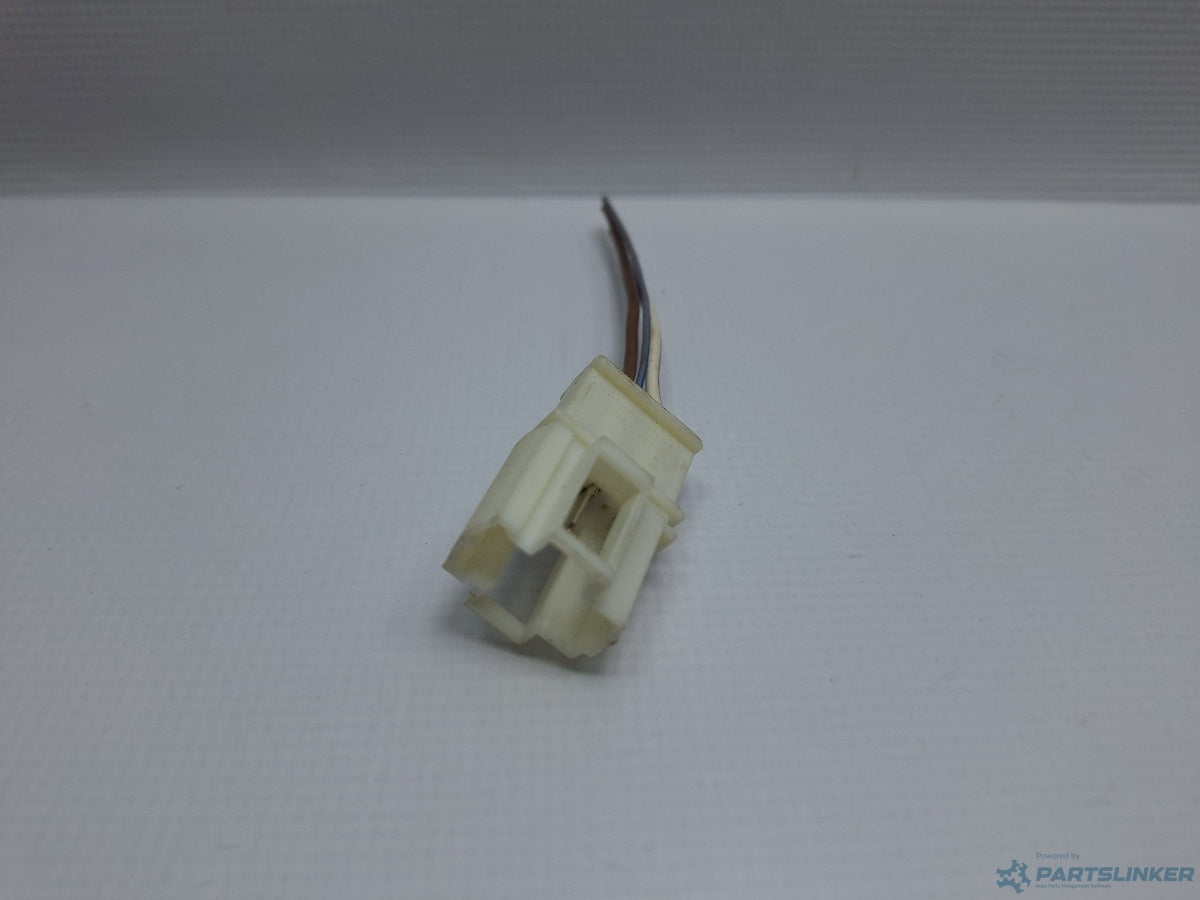 Mufa conector 3 pini AUDI A4 IV Avant (8K5, B8) [ 2007 - 2015 ] TDI (CJCD, CMFB, CSUA) 110KW|150HP 357919321