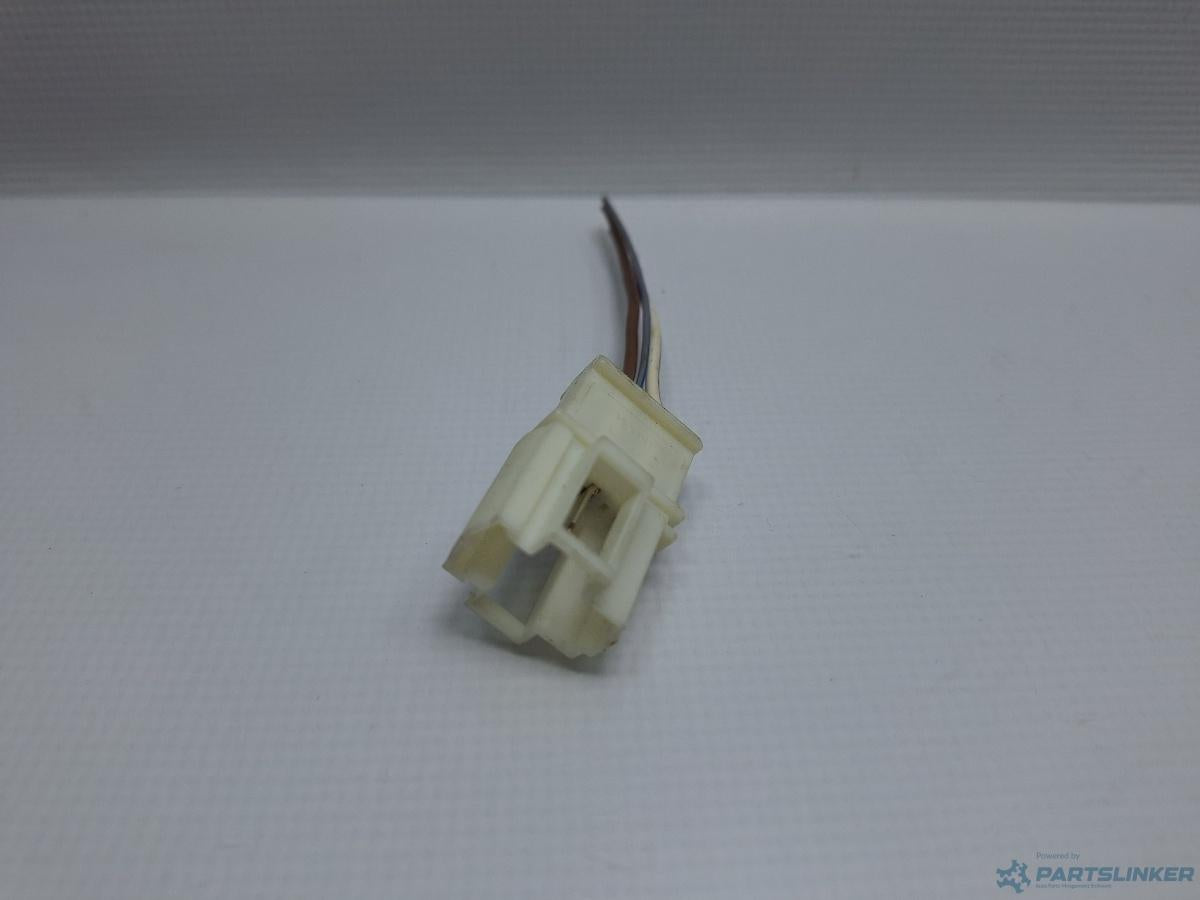 Mufa conector 3 pini AUDI A4 IV Avant (8K5, B8) [ 2007 - 2015 ] TDI (CJCD, CMFB, CSUA) 110KW|150HP OEM 357919321