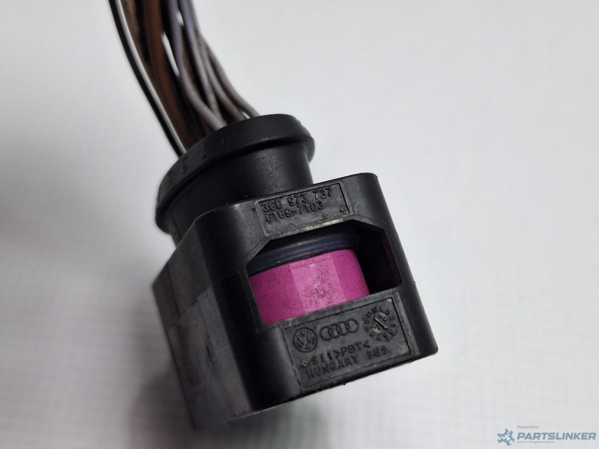 Mufa conector far AUDI A4 IV Avant (8K5, B8) [ 2007 - 2015 ] TDI (CJCD, CMFB, CSUA) 110KW|150HP 3C0973737