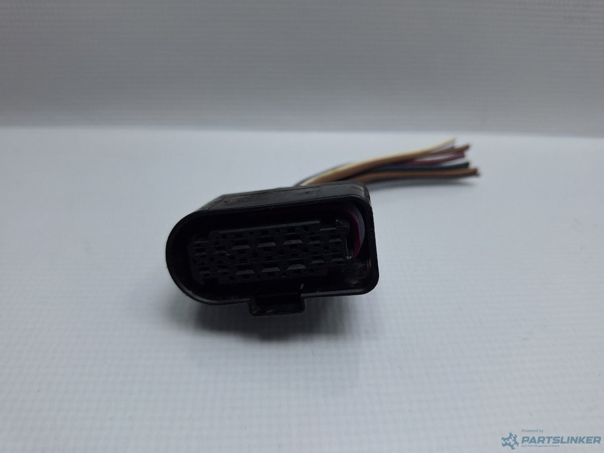 Mufa conector far AUDI A4 IV Avant (8K5, B8) [ 2007 - 2015 ] TDI (CJCD, CMFB, CSUA) 110KW|150HP 3C0973737
