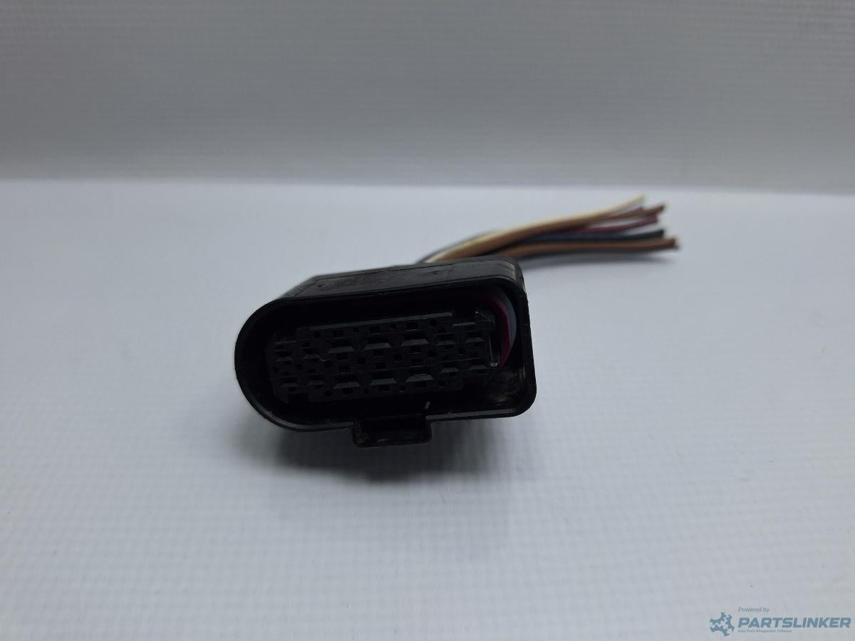 Mufa conector far AUDI A4 IV Avant (8K5, B8) [ 2007 - 2015 ] TDI (CJCD, CMFB, CSUA) 110KW|150HP OEM 3C0973737