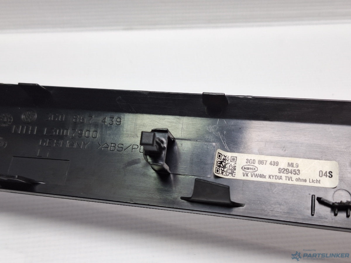 Ornament treem panou usa stanga fata VOLKSWAGEN PASSAT Variant (3G5) [ 2014 - > ] TDI (CRLB, DBGA, DFGA) 110KW|150HP 3G0867439