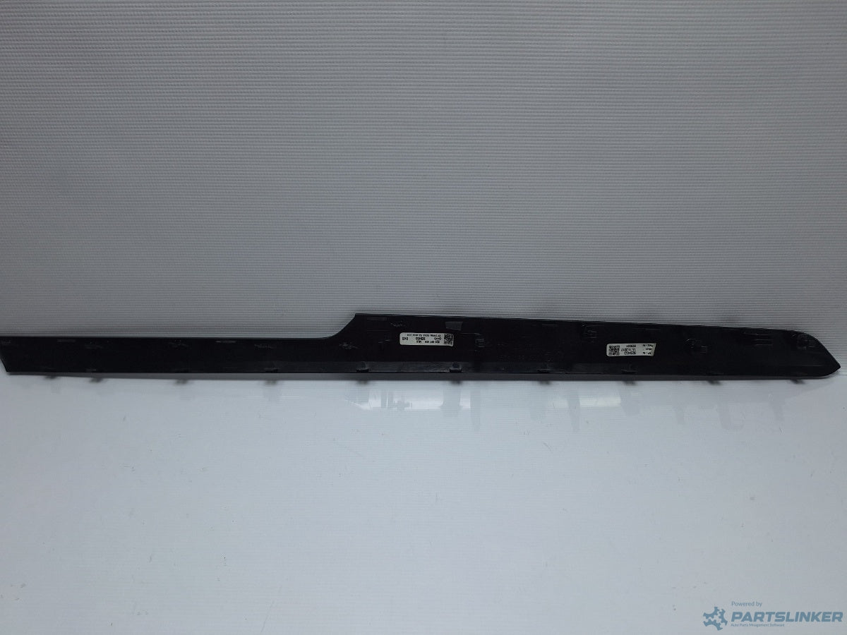 Ornament treem panou usa stanga fata VOLKSWAGEN PASSAT Variant (3G5) [ 2014 - > ] TDI (CRLB, DBGA, DFGA) 110KW|150HP 3G0867439