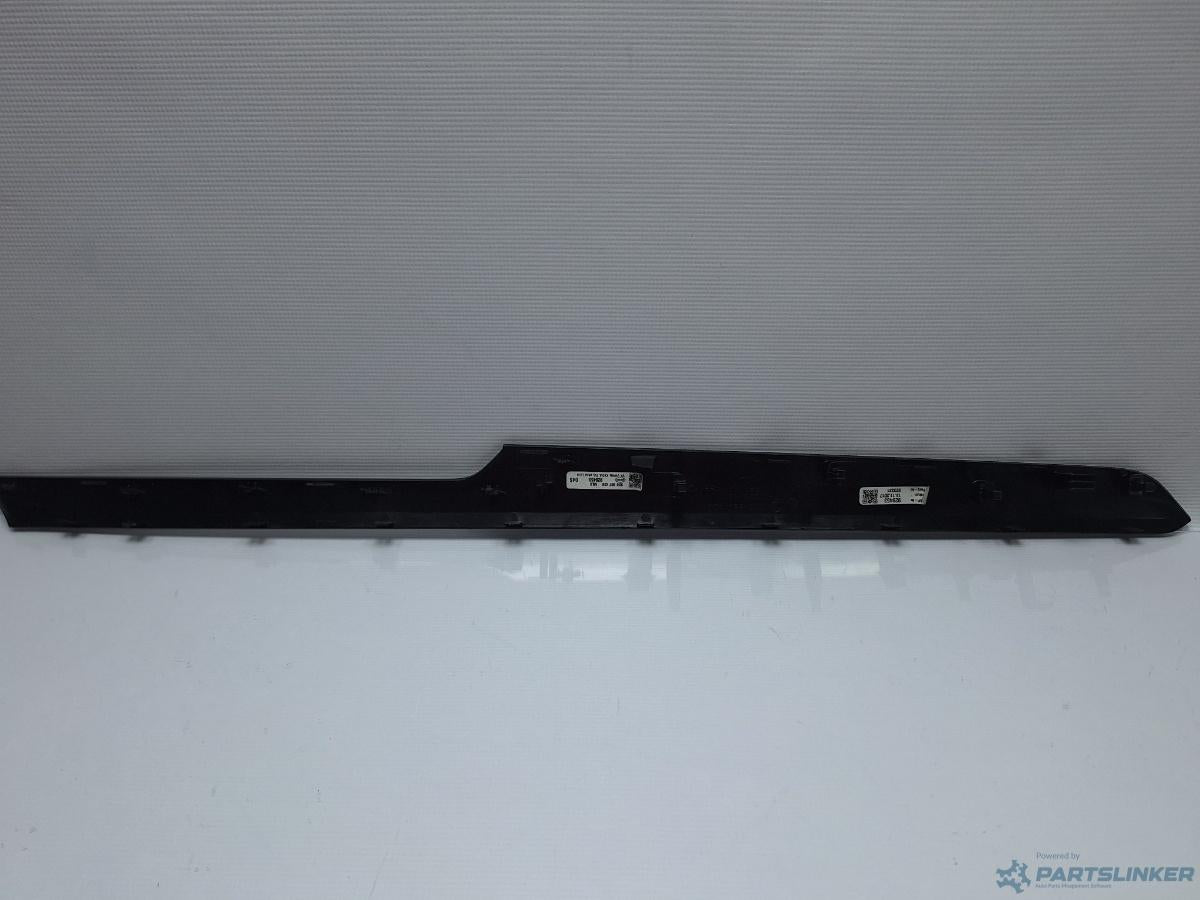 Ornament treem panou usa stanga fata VOLKSWAGEN PASSAT Variant (3G5) [ 2014 - > ] TDI (CRLB, DBGA, DFGA) 110KW|150HP OEM 3G0867439