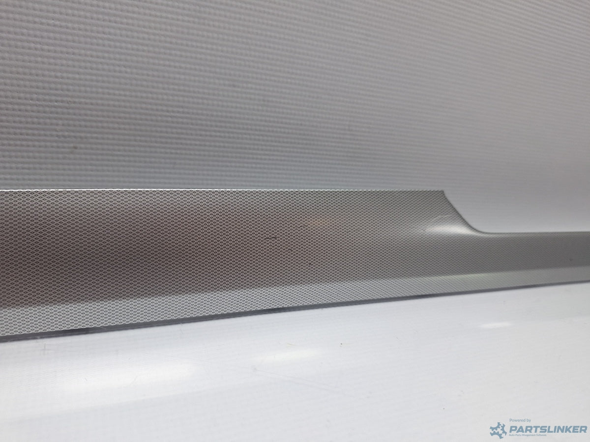 Ornament treem panou usa stanga fata VOLKSWAGEN PASSAT Variant (3G5) [ 2014 - > ] TDI (CRLB, DBGA, DFGA) 110KW|150HP 3G0867439