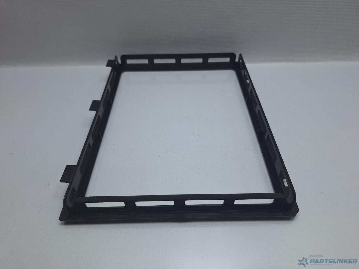Capac carcasa filtru de polen VOLKSWAGEN BORA (1J2) [ 1998 - 2013 ] TDI (AGR, ALH) 66KW|90HP OEM 1J0819638A