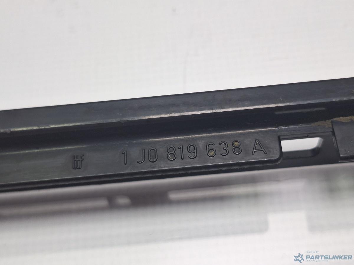Capac carcasa filtru de polen VOLKSWAGEN BORA (1J2) [ 1998 - 2013 ] TDI (AGR, ALH) 66KW|90HP OEM 1J0819638A