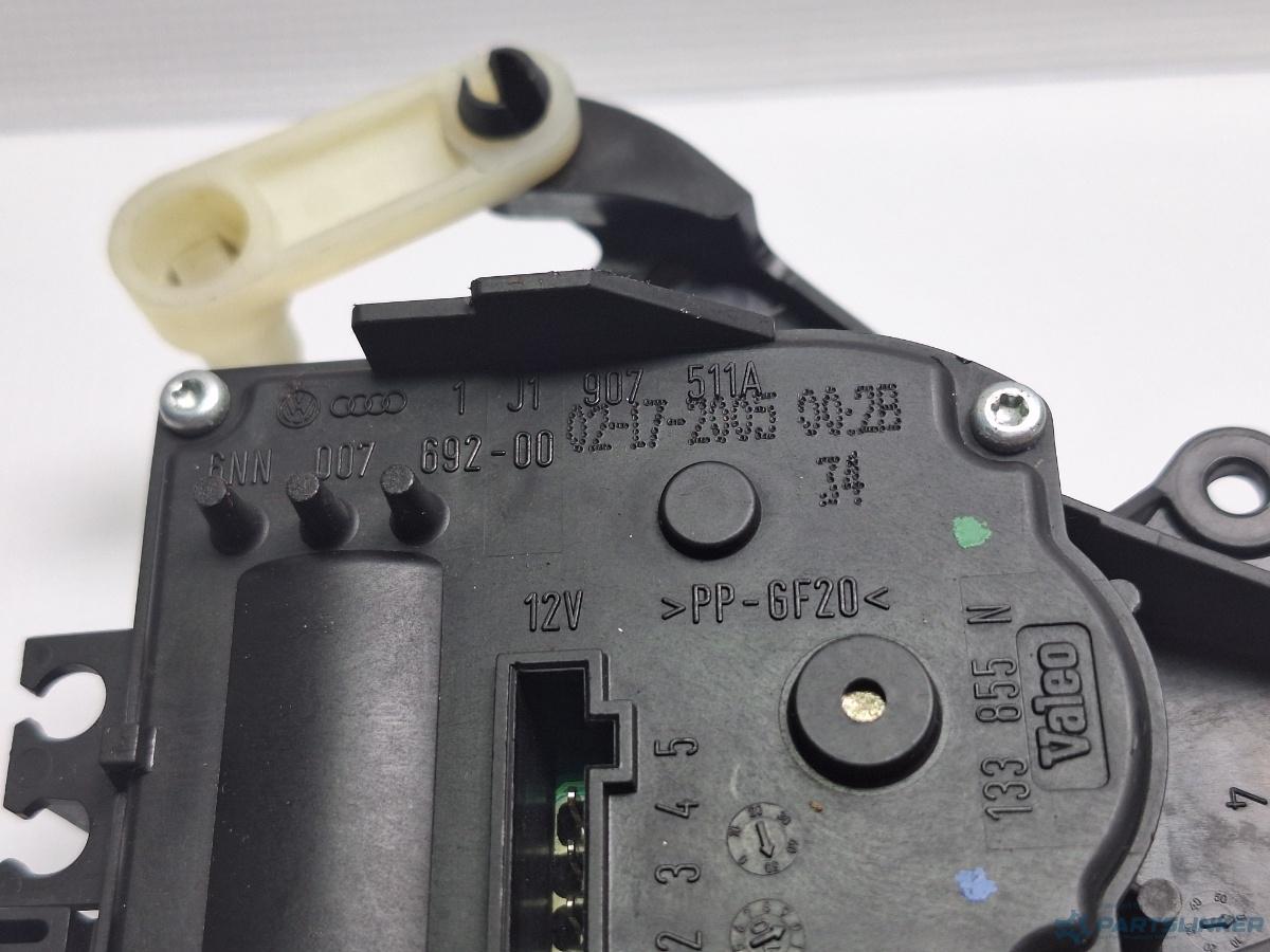 Motoras clapeta aeroterma VOLKSWAGEN BORA (1J2) [ 1998 - 2013 ] TDI (AGR, ALH) 66KW|90HP OEM 1J1907511A