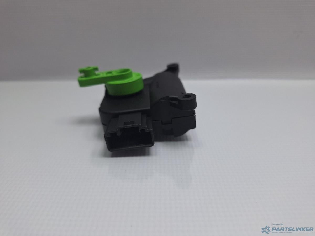Motoras clapeta aeroterma VOLKSWAGEN BORA (1J2) [ 1998 - 2013 ] TDI (AGR, ALH) 66KW|90HP BOSCH 0132801324 OEM 1J1907511G