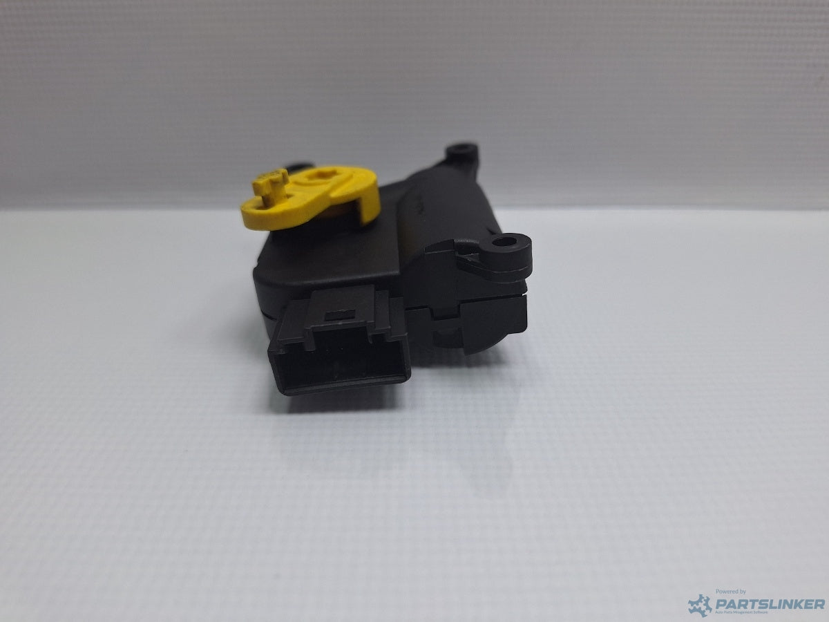 Motoras clapeta aeroterma VOLKSWAGEN BORA (1J2) [ 1998 - 2013 ] TDI (AGR, ALH) 66KW|90HP BOSCH 0132801329 1J1907511E