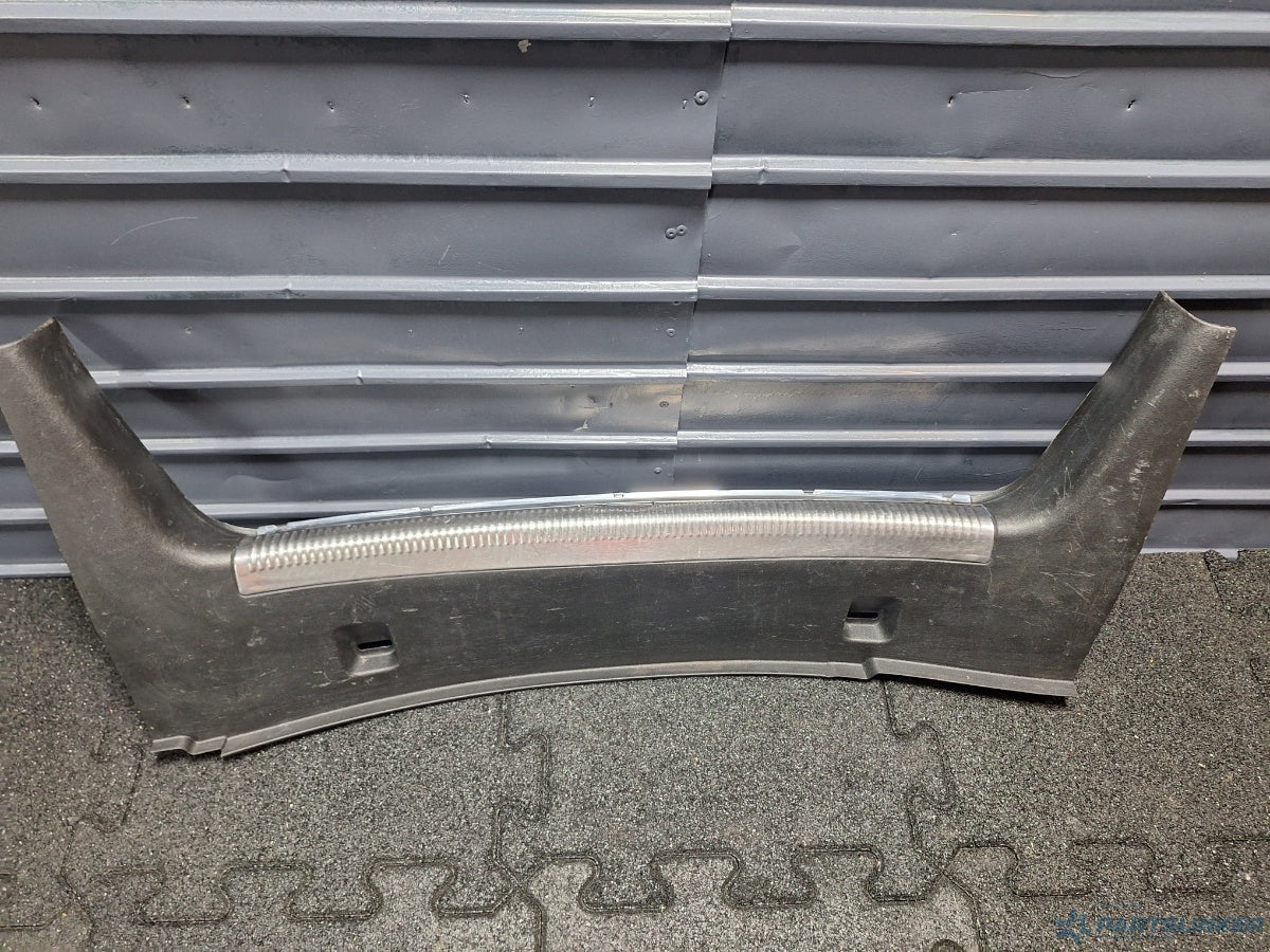 Ornament finitie portbagaj VOLKSWAGEN BORA (1J2) [ 1998 - 2013 ] 1J5863459N