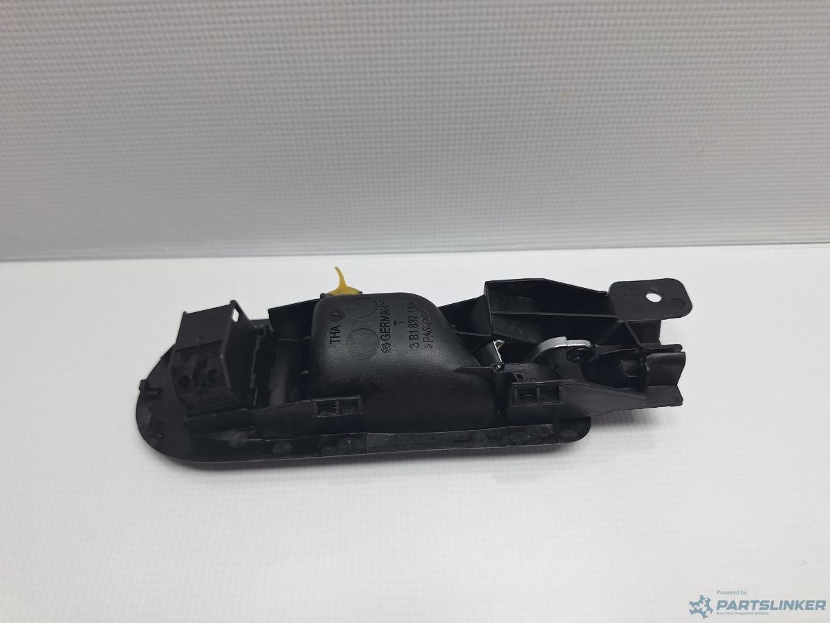 Maner usa dreapta fata VOLKSWAGEN BORA (1J2) [ 1998 - 2013 ] TDI (AGR, ALH) 66KW|90HP OEM 3B1837114