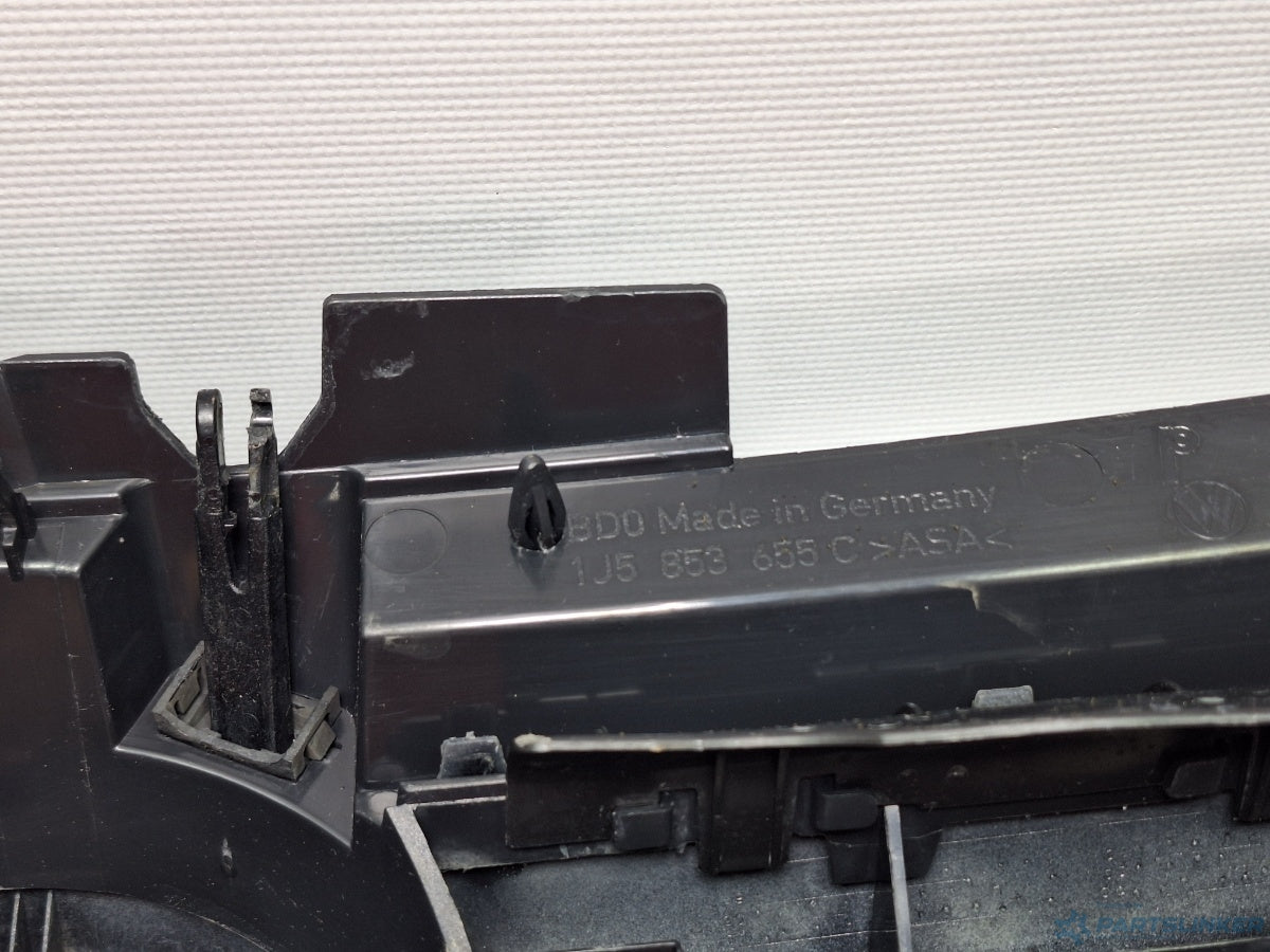 Grila cu semn VOLKSWAGEN BORA (1J2) [ 1998 - 2013 ] auriu LD1W 1J5853655C