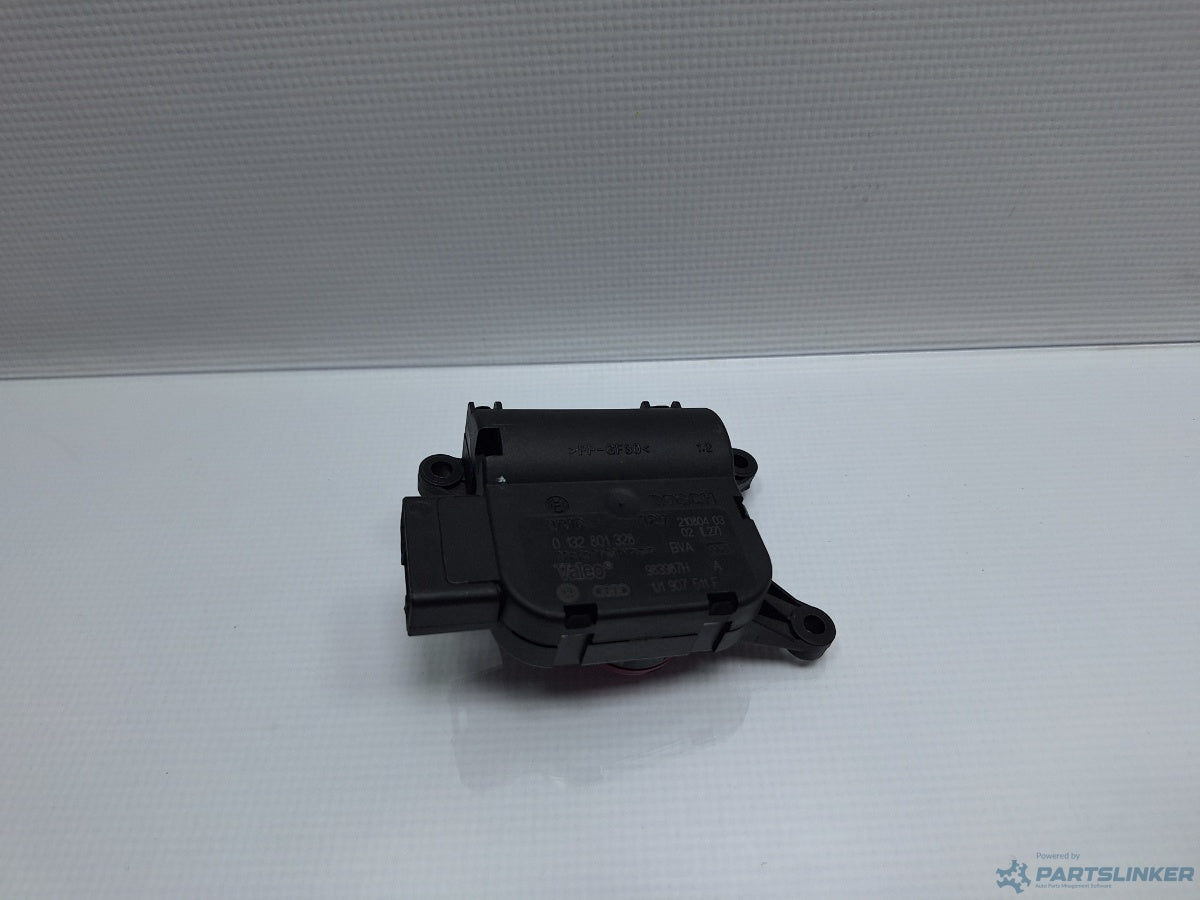 Motoras clapeta aeroterma VOLKSWAGEN BORA (1J2) [ 1998 - 2013 ] TDI (AGR, ALH) 66KW|90HP BOSCH 0132801328 1J1907511F