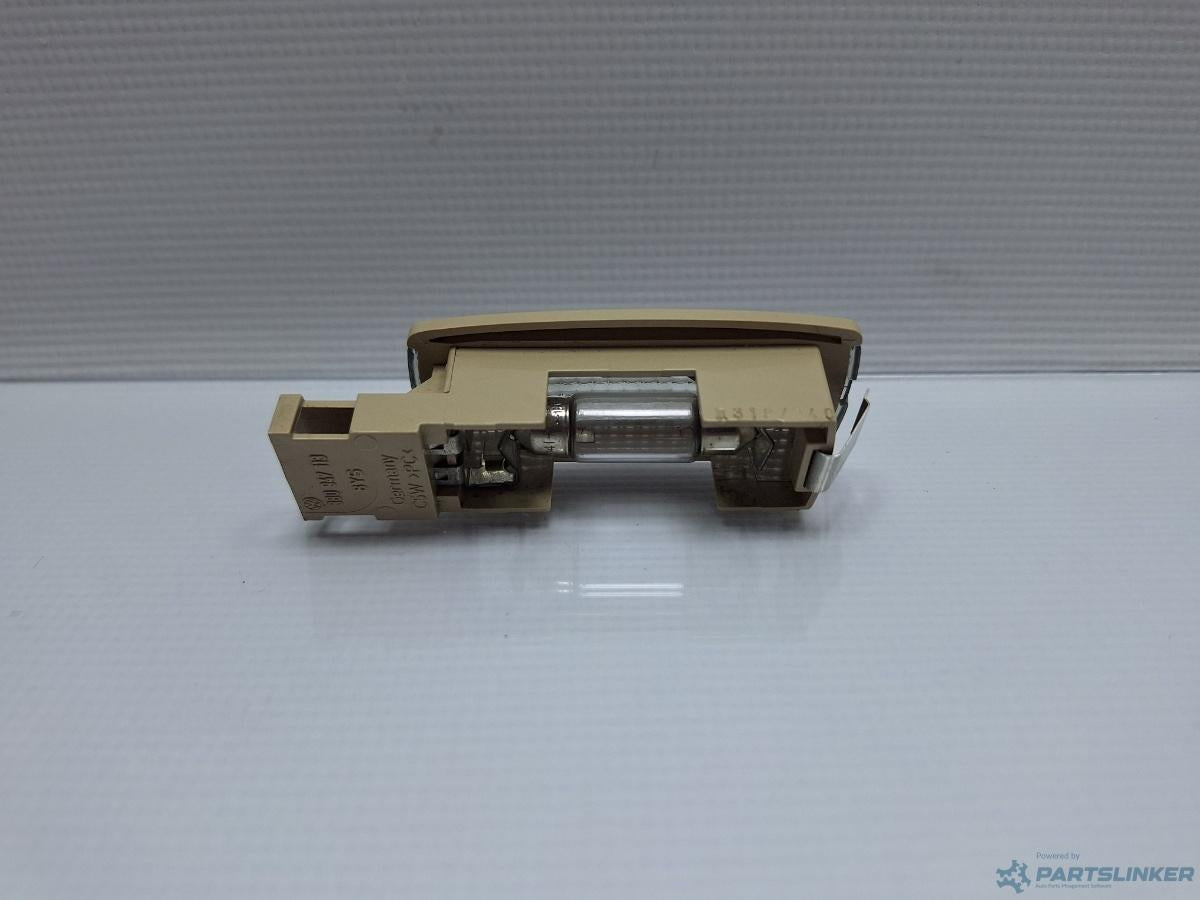 Lampa parasolar VOLKSWAGEN BORA (1J2) [ 1998 - 2013 ] TDI (AGR, ALH) 66KW|90HP OEM 3B0947113