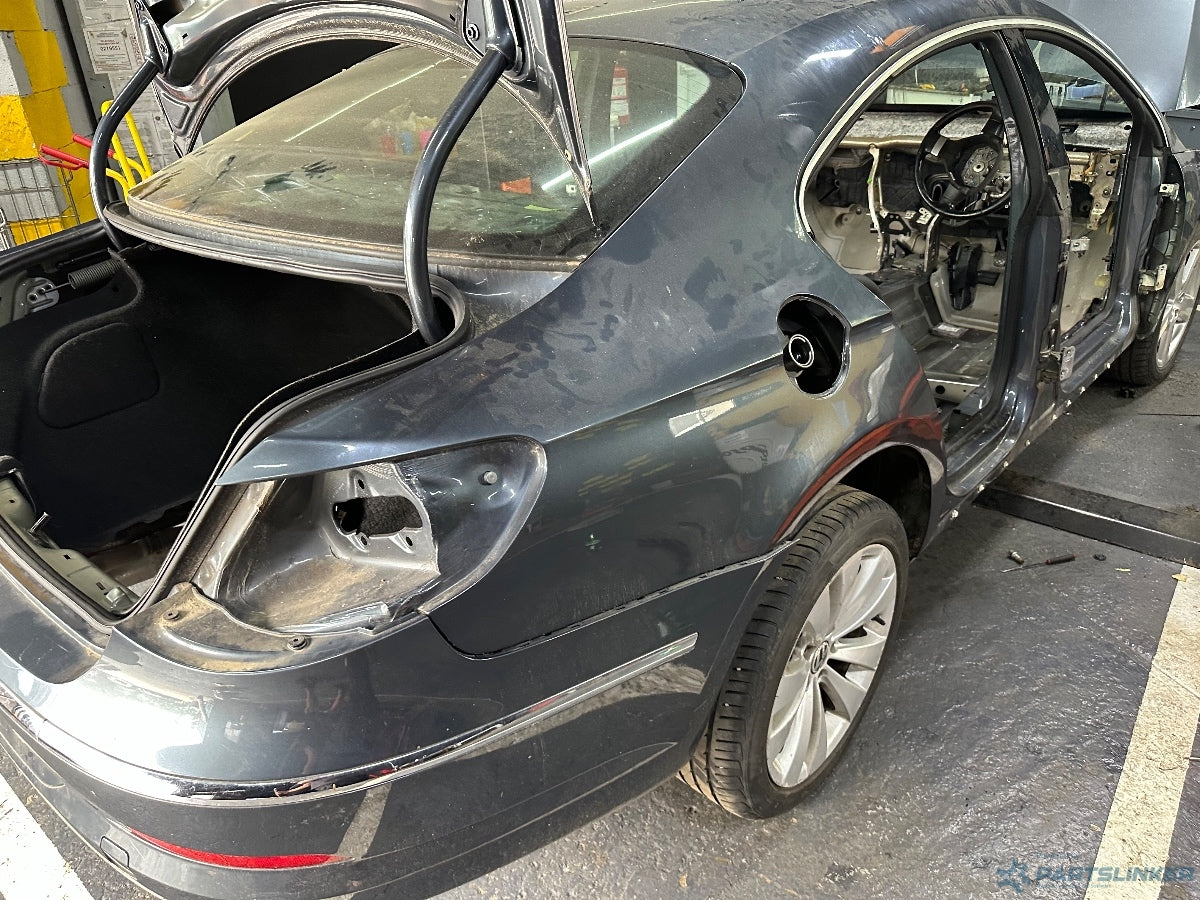 Aripă  dreapta spate VOLKSWAGEN PASSAT CC (357) [ 2008 - 2012 ] TDI (CBAB, CFFB) 103KW|140HP