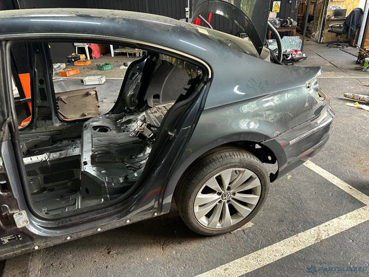 Aripă  dreapta spate VOLKSWAGEN PASSAT CC (357) [ 2008 - 2012 ] TDI (CBAB, CFFB) 103KW|140HP