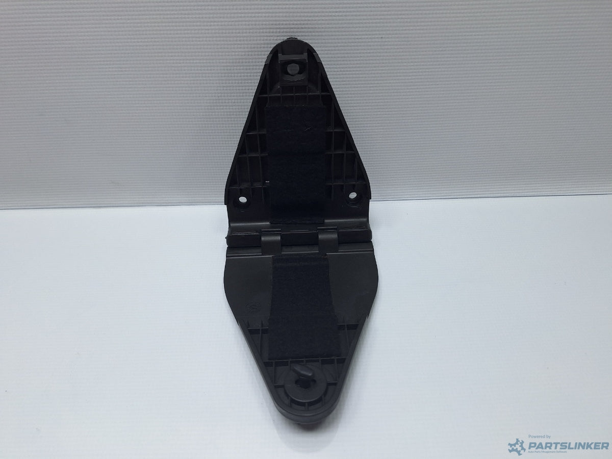 Prindere triunghi reflectorizant VOLKSWAGEN BORA (1J2) [ 1998 - 2013 ] TDI (AGR, ALH) 66KW|90HP 3B5860285B