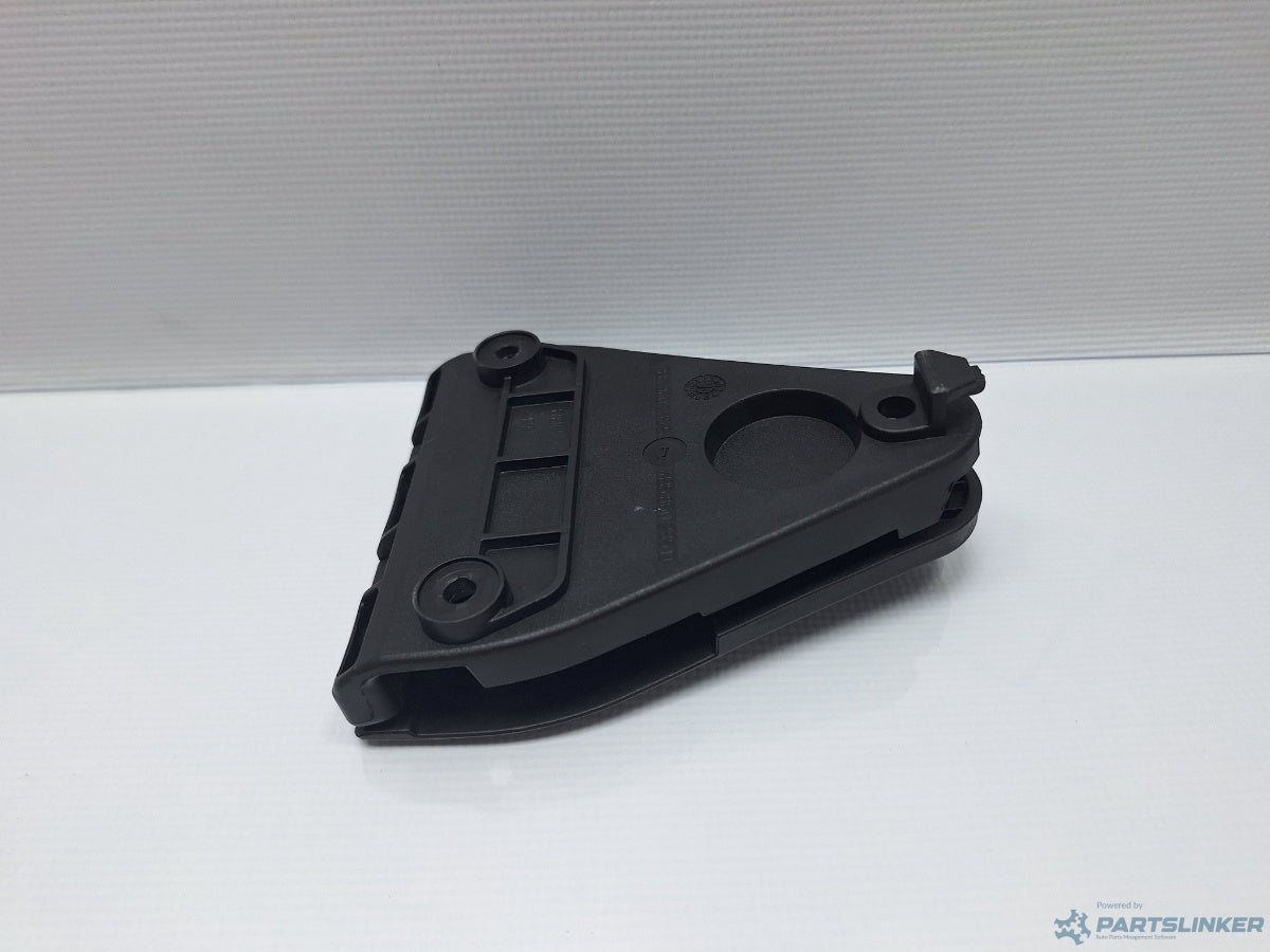 Prindere triunghi reflectorizant VOLKSWAGEN BORA (1J2) [ 1998 - 2013 ] TDI (AGR, ALH) 66KW|90HP 3B5860285B