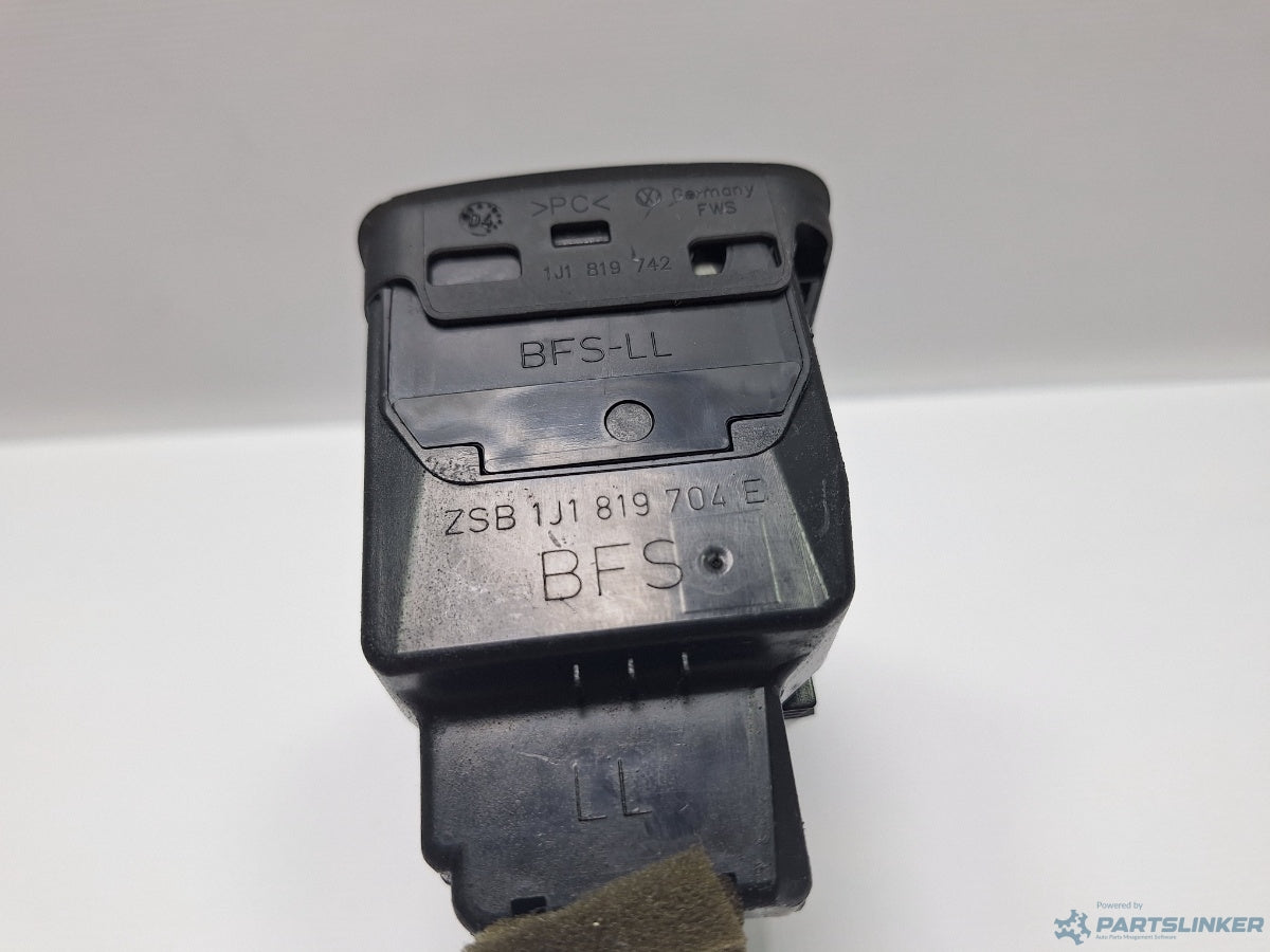 Grila ventilatie dreapta iluminata VOLKSWAGEN BORA (1J2) [ 1998 - 2013 ]  1J1819704E