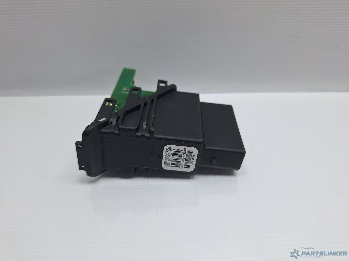 Modul usa dreapta spate VOLKSWAGEN BORA (1J2) [ 1998 - 2013 ] TDI (AGR, ALH) 66KW|90HP OEM 105407-301