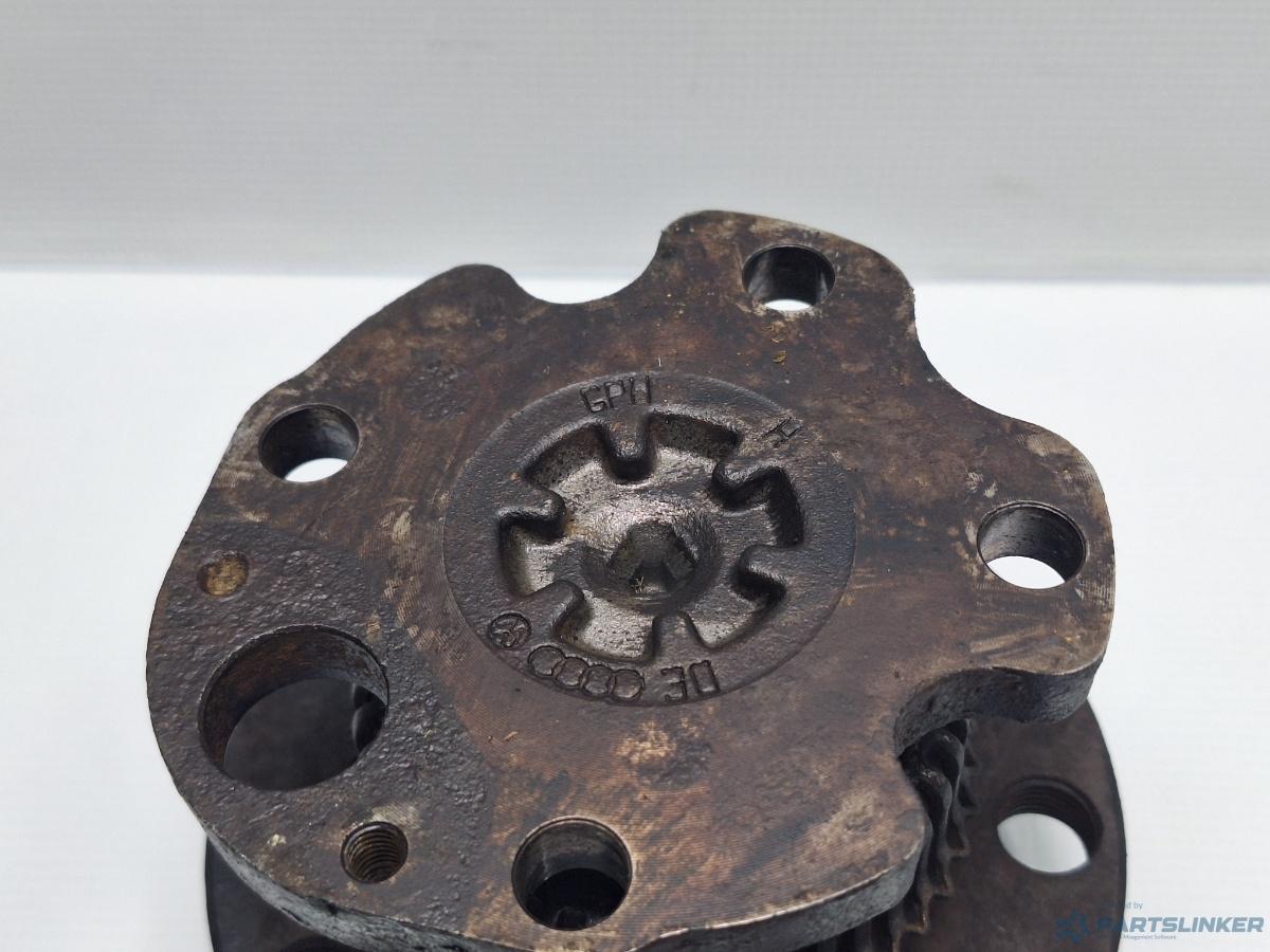 Butuc spate VOLKSWAGEN BORA (1J2) [ 1998 - 2013 ] TDI (AGR, ALH) 66KW|90HP OEM 1J0501117B , 1J0598477