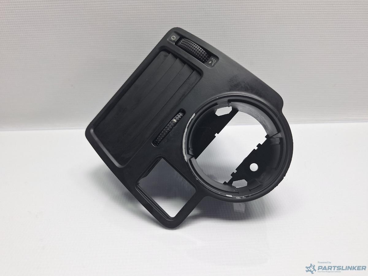 Grila ventilatie stanga VOLKSWAGEN BORA (1J2) [ 1998 - 2013 ] TDI (AGR, ALH) 66KW|90HP OEM 1J1819703E
