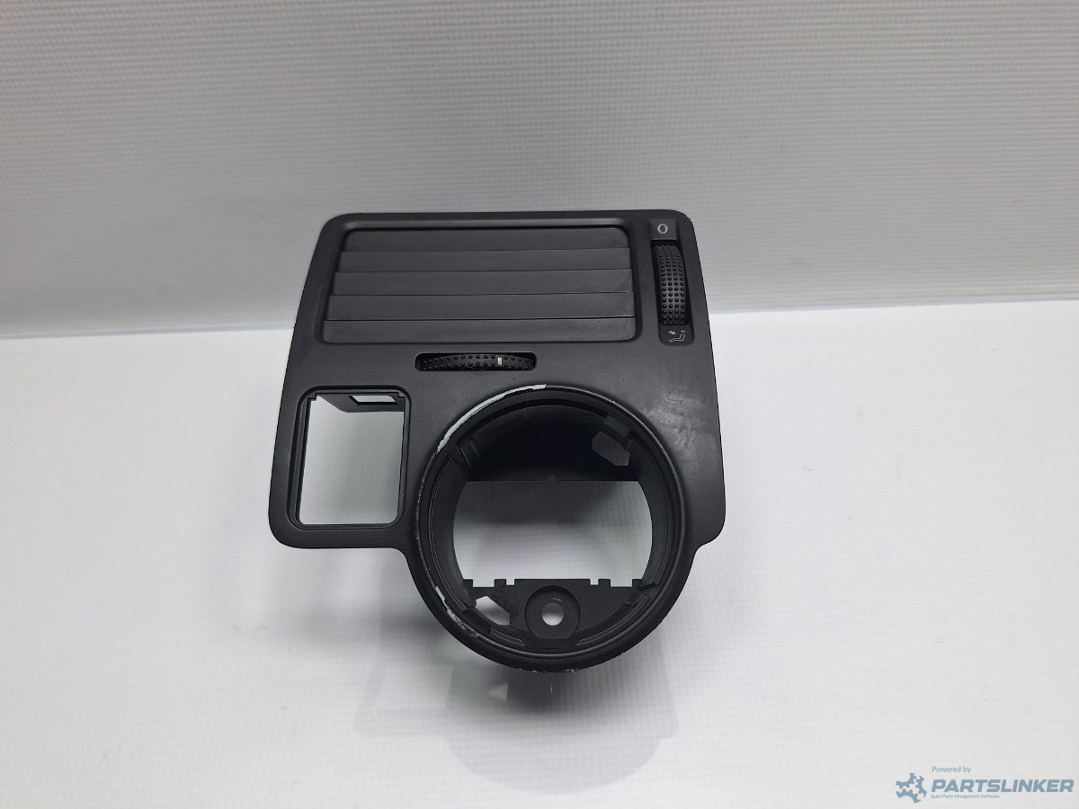 Grila ventilatie stanga VOLKSWAGEN BORA (1J2) [ 1998 - 2013 ] TDI (AGR, ALH) 66KW|90HP 1J1819703E