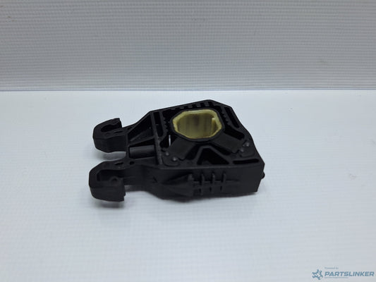 Prinde superioara radiatoare VOLKSWAGEN PASSAT Variant (3G5) [ 2014 - > ] TDI (CRLB, DBGA, DFGA) 110KW|150HP 5Q0121367D