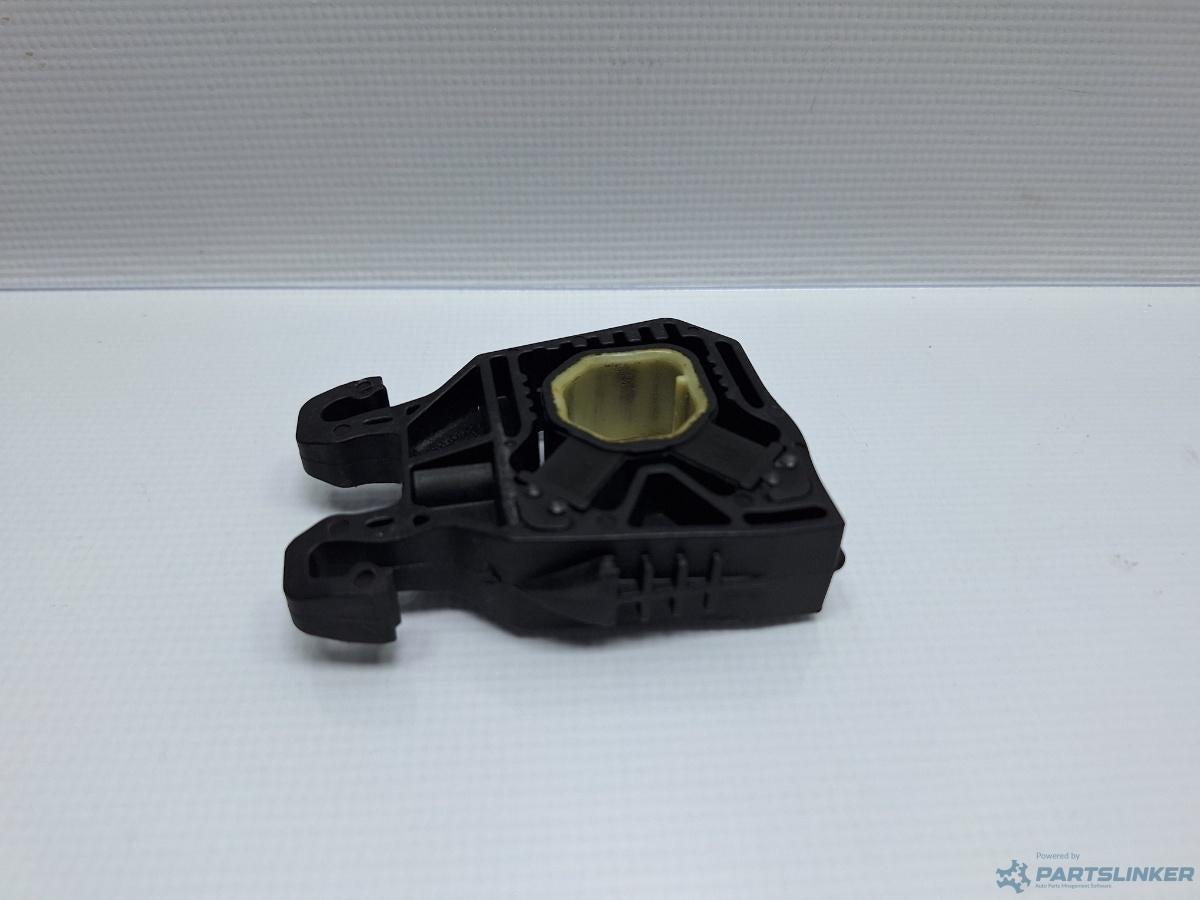 Prinde superioara radiatoare VOLKSWAGEN PASSAT Variant (3G5) [ 2014 - > ] TDI (CRLB, DBGA, DFGA) 110KW|150HP OEM 5Q0121367D