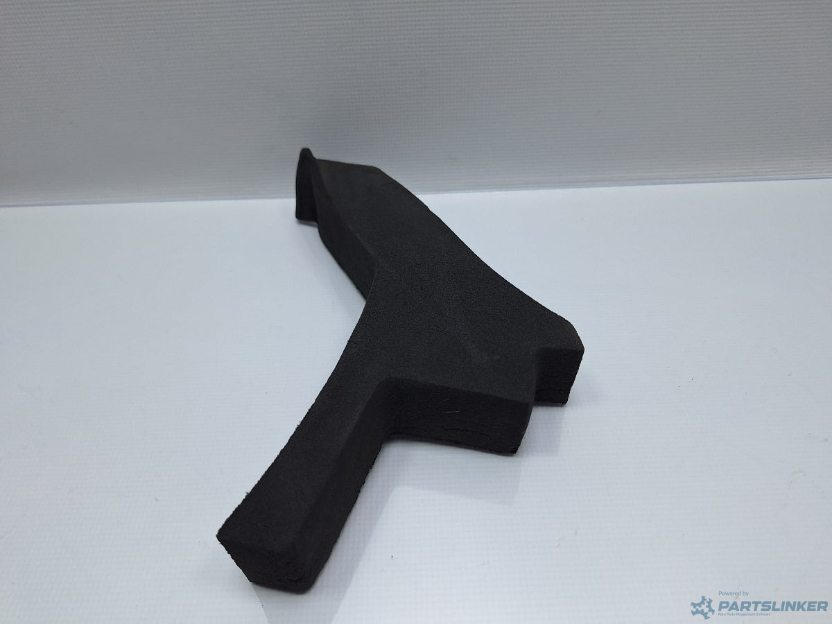 Insonorizare aripa fata VOLKSWAGEN PASSAT Variant (3G5) [ 2014 - > ] TDI (CRLB, DBGA, DFGA) 110KW|150HP 3G0864237B