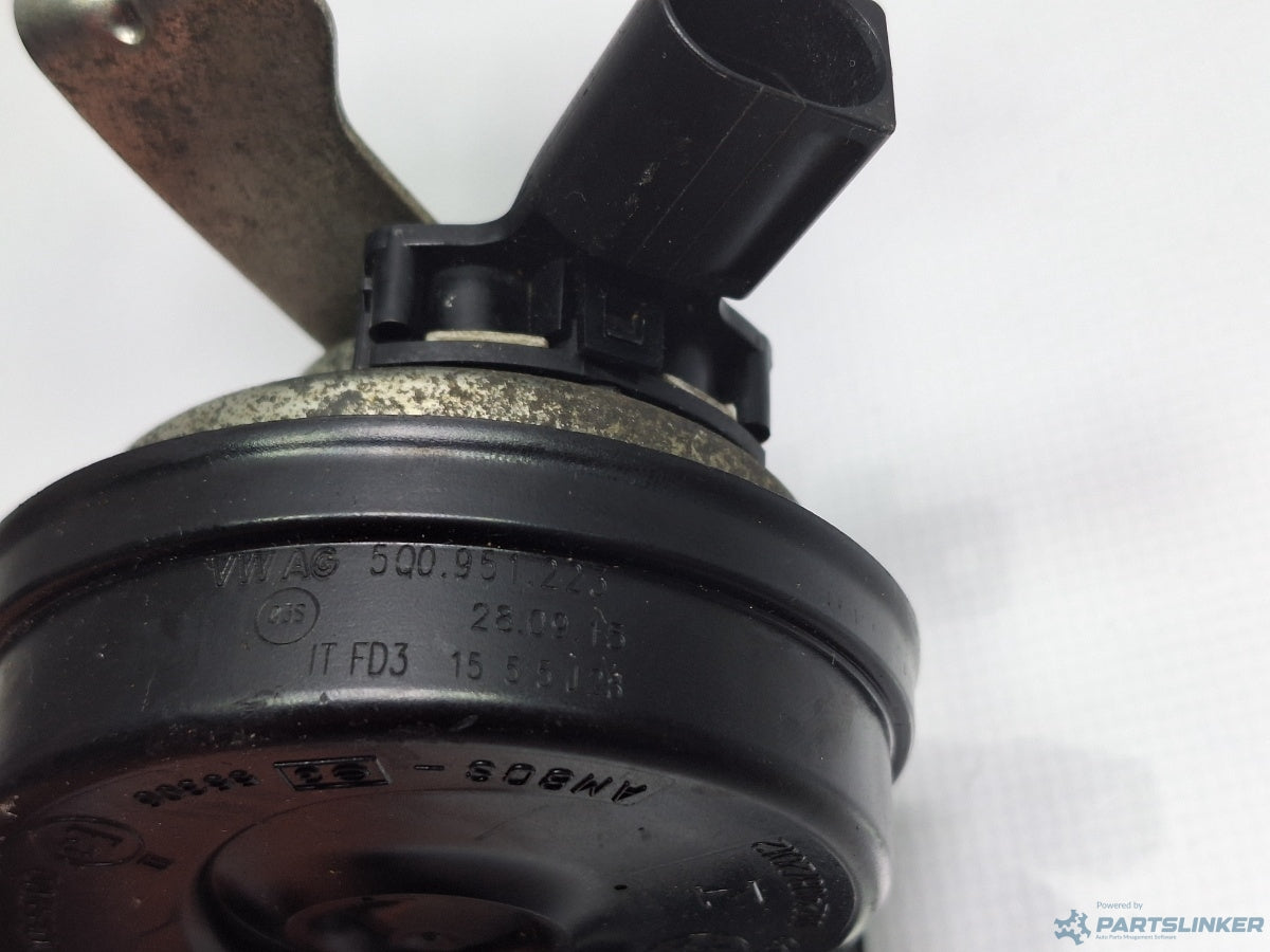 Claxon inalte stanga VOLKSWAGEN PASSAT Variant (3G5) [ 2014 - > ] TDI (CRLB, DBGA, DFGA) 110KW|150HP 5Q0951223 , 3G0951206