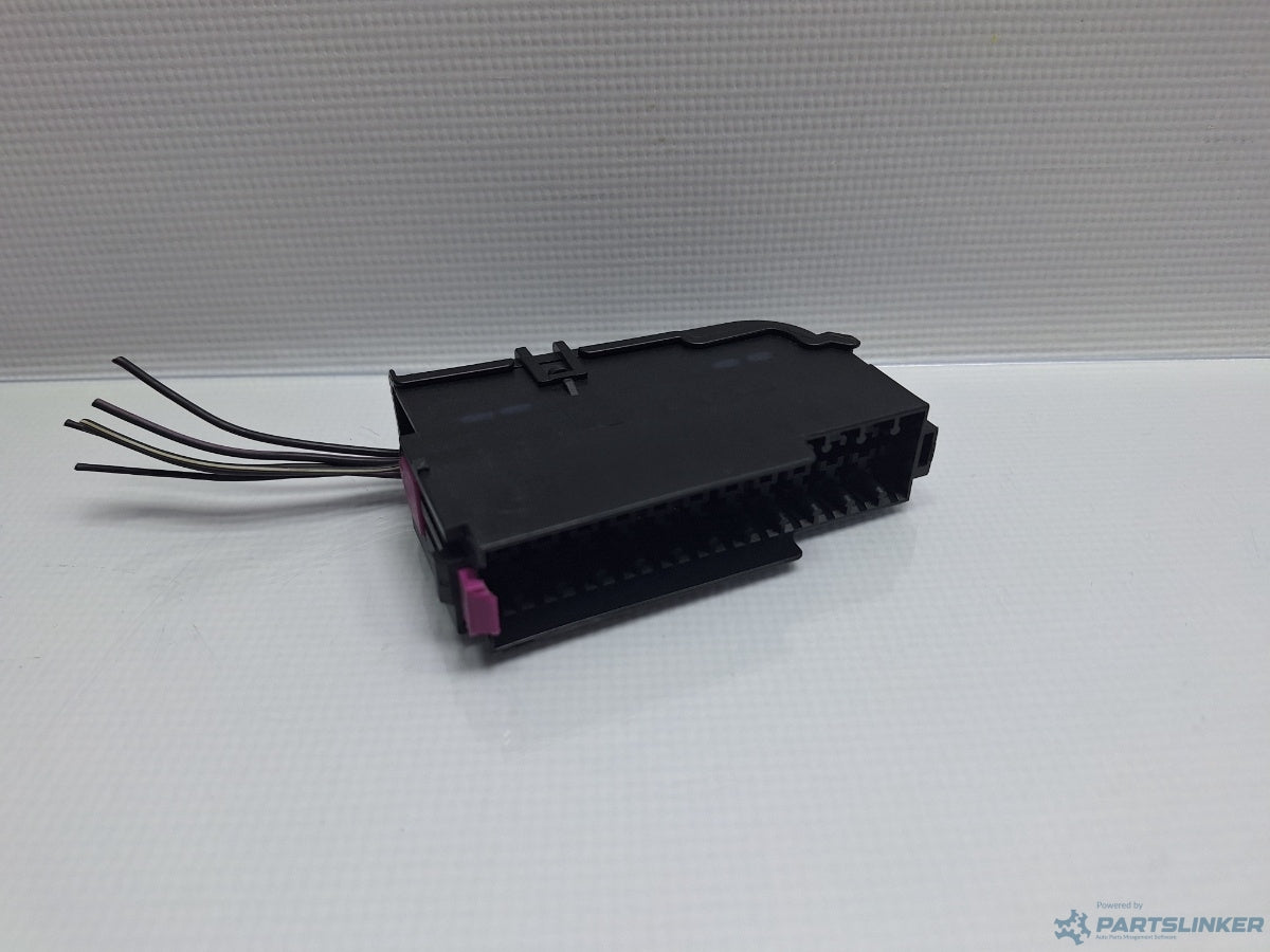 Panou sigurante VOLKSWAGEN PASSAT Variant (3G5) [ 2014 - > ] TDI (CRLB, DBGA, DFGA) 110KW|150HP 8K0937501