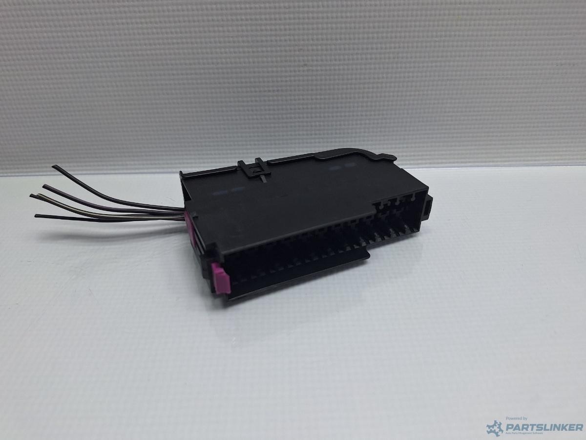 Panou sigurante VOLKSWAGEN PASSAT Variant (3G5) [ 2014 - > ] TDI (CRLB, DBGA, DFGA) 110KW|150HP OEM 8K0937501