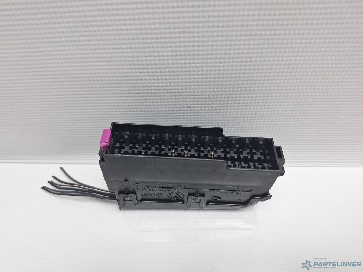 Panou sigurante VOLKSWAGEN PASSAT Variant (3G5) [ 2014 - > ] TDI (CRLB, DBGA, DFGA) 110KW|150HP OEM 8K0937501