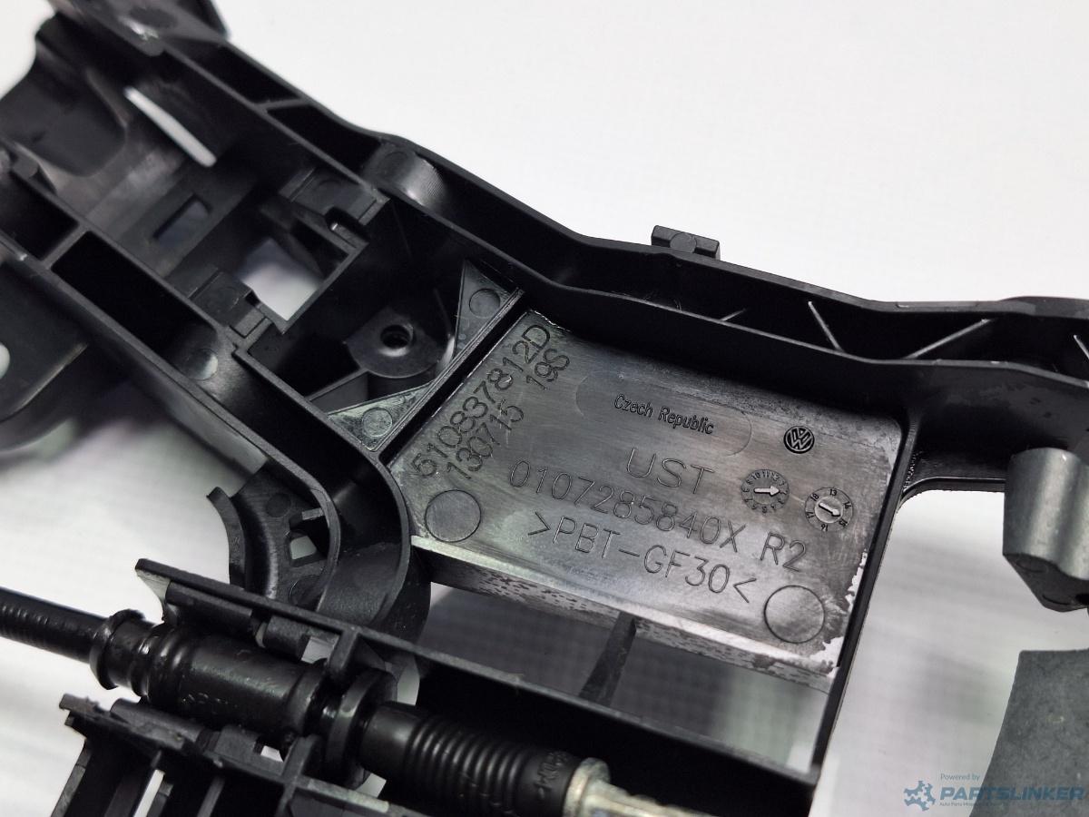 Maner/suport exterior usa  dreapta spate VOLKSWAGEN PASSAT Variant 3G5 2014 - > TDI CRLB, DBGA, DFGA 510837812D