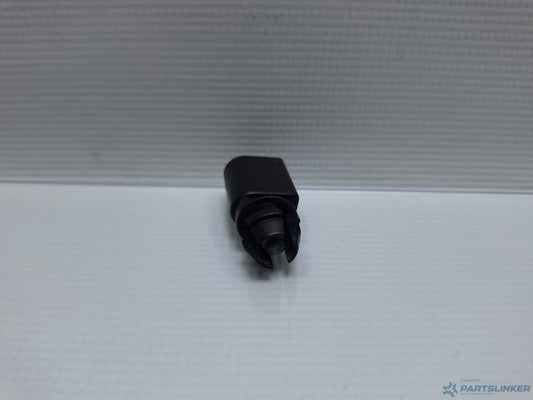 Senzor temperatura exterioara VOLKSWAGEN GOLF VAN IV Variant (1J5) [ 1999 - 2006 ] TDI (AGR, ALH) 66KW|90HP 8Z0820535