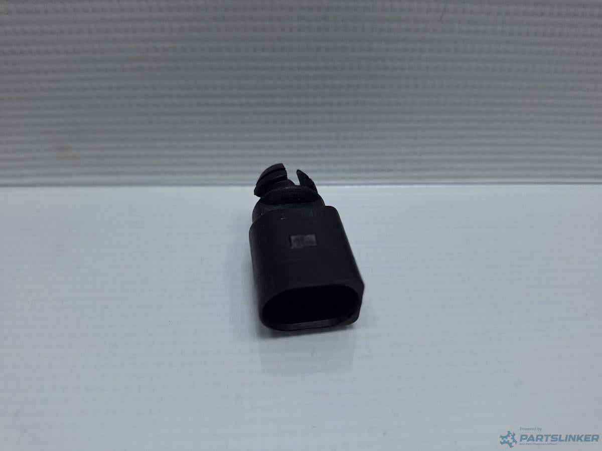 Senzor temperatura exterioara VOLKSWAGEN GOLF VAN IV Variant (1J5) [ 1999 - 2006 ] TDI (AGR, ALH) 66KW|90HP OEM 8Z0820535
