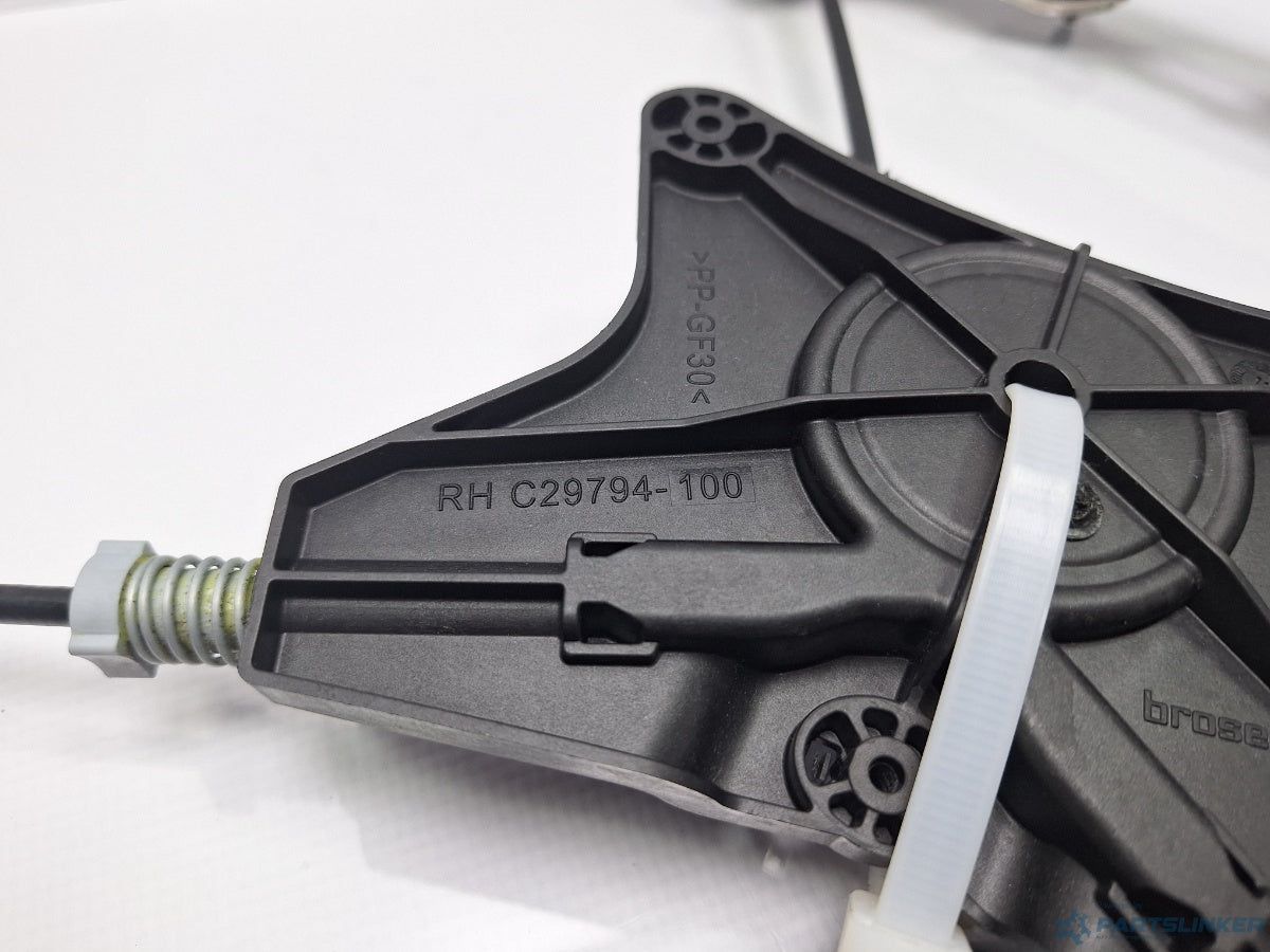 Macara geam dreapta fata VOLKSWAGEN PASSAT Variant (3G5) [ 2014 - > ] TDI (CRLB, DBGA, DFGA) 110KW|150HP 3G0837462C