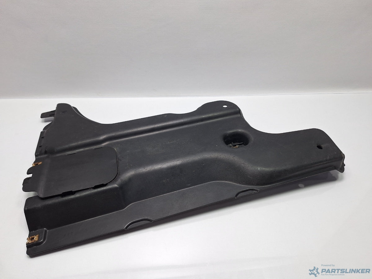 Scut podea dreapta spate VOLKSWAGEN PASSAT Variant (3G5) [ 2014 - > ] TDI (CRLB, DBGA, DFGA) 110KW|150HP 3Q0825102A