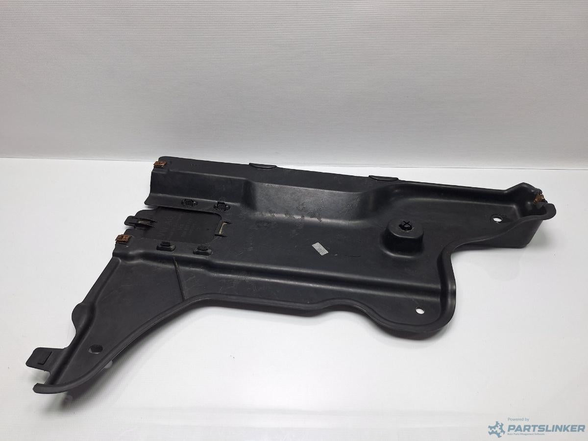 Scut podea dreapta spate VOLKSWAGEN PASSAT Variant (3G5) [ 2014 - > ] TDI (CRLB, DBGA, DFGA) 110KW|150HP OEM 3Q0825102A