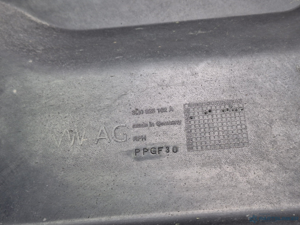 Scut podea dreapta spate VOLKSWAGEN PASSAT Variant (3G5) [ 2014 - > ] TDI (CRLB, DBGA, DFGA) 110KW|150HP 3Q0825102A