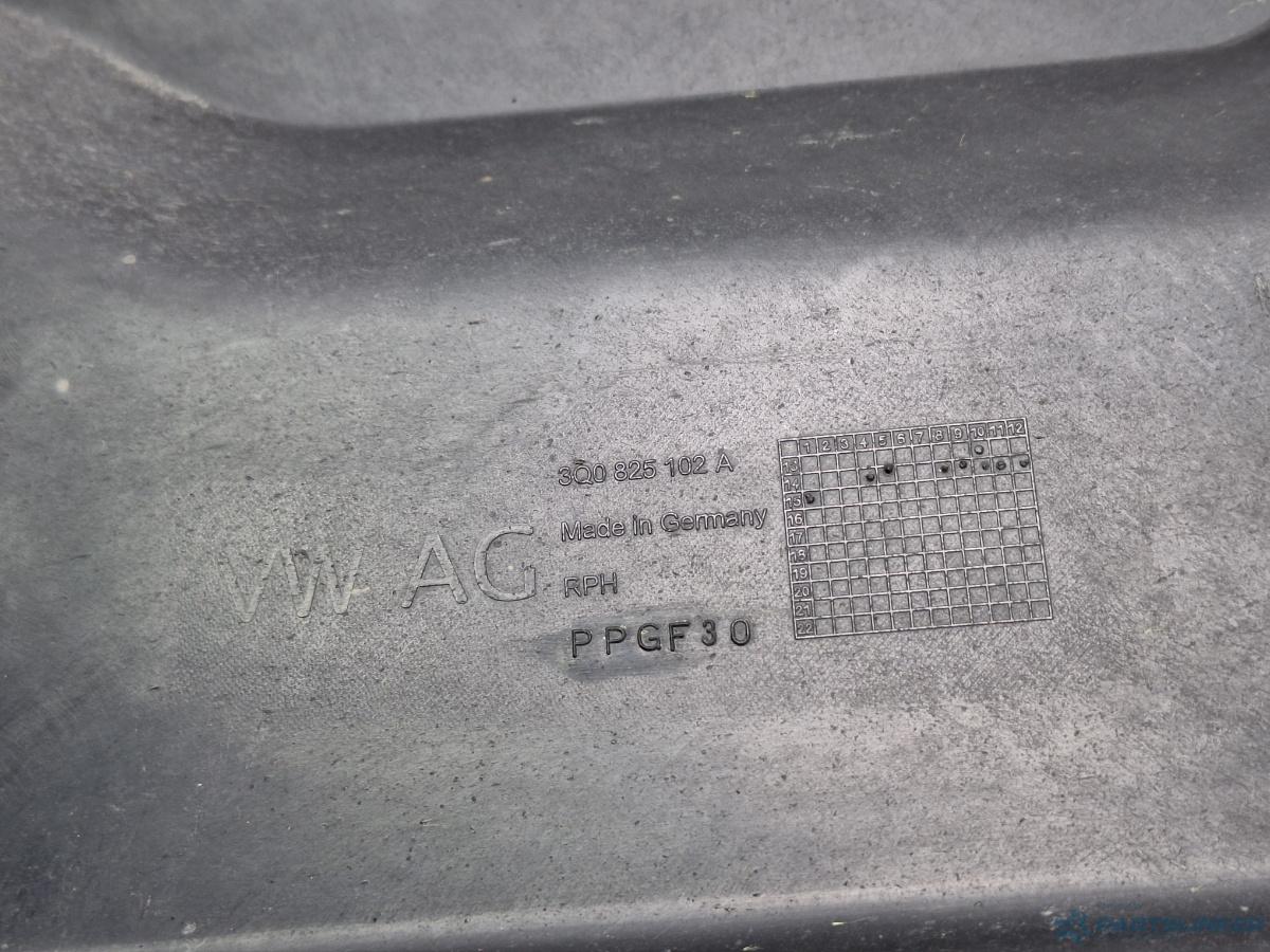 Scut podea dreapta spate VOLKSWAGEN PASSAT Variant (3G5) [ 2014 - > ] TDI (CRLB, DBGA, DFGA) 110KW|150HP OEM 3Q0825102A