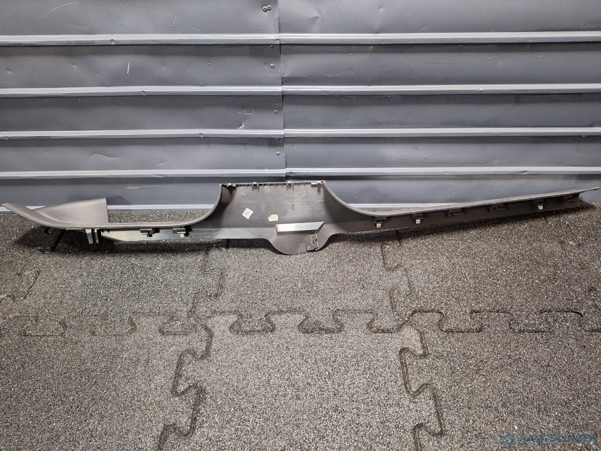 Ornament prag dreapta VOLKSWAGEN PASSAT Variant (3G5) [ 2014 - > ] TDI (CRLB, DBGA, DFGA) 110KW|150HP 3G0853372E