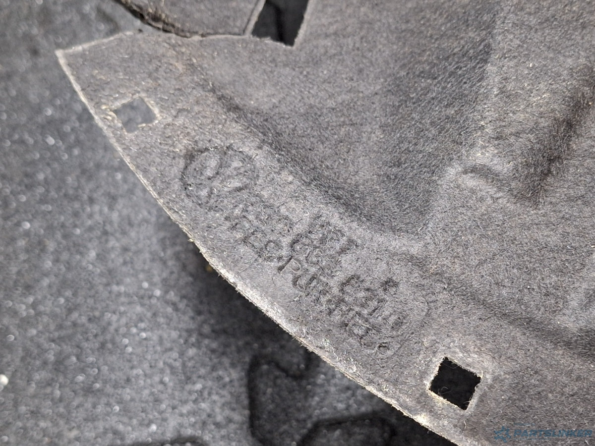 Insonorizare capota motor VOLKSWAGEN PASSAT Variant (3G5) [ 2014 - > ] TDI (CRLB, DBGA, DFGA) 110KW|150HP 3G0863831